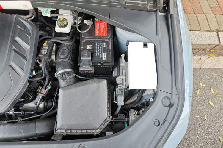 Used Geely Auto Preface 2023 2.0TD Space-Time Edition Engine Bay Left