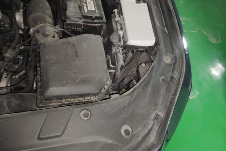 Used Geely Auto Preface 2023 2.0TD Prestige Version Engine Bay Left