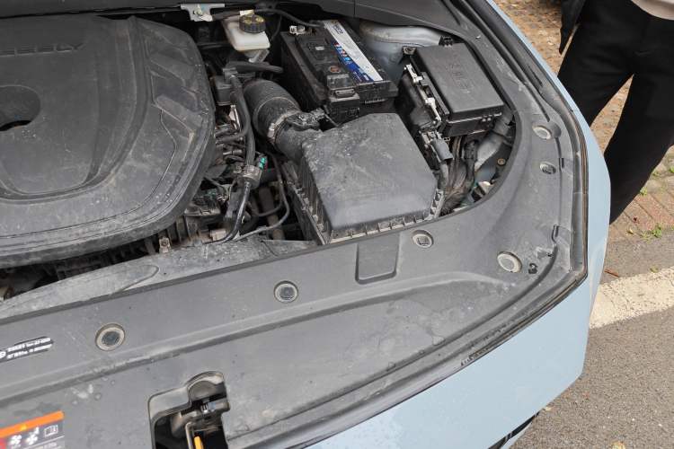 Used Geely Auto Preface 2023 2.0TD Luxury Version Engine Bay Left