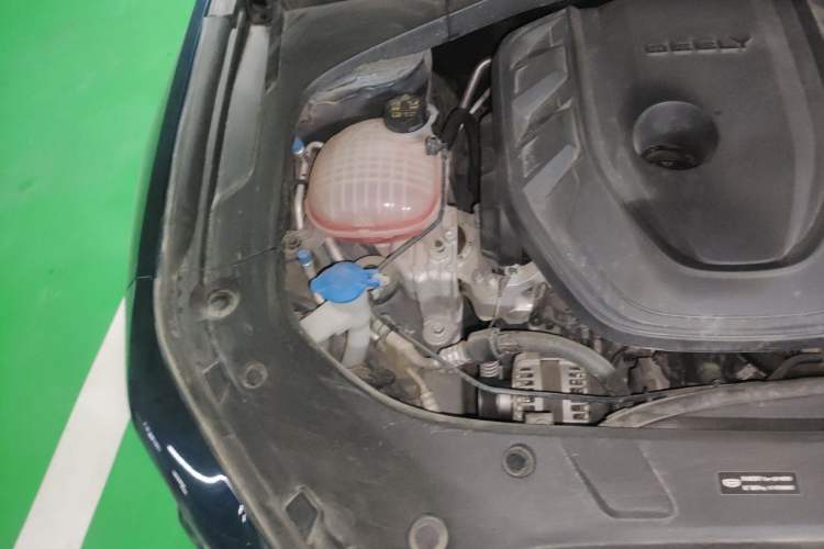 Used Geely Auto Preface 2023 2.0TD Prestige Version Engine Bay Right