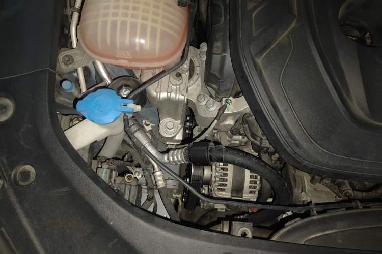 Used Geely Auto Preface 2023 2.0TD "Only This Verdant Green" Edition Engine Bay Right