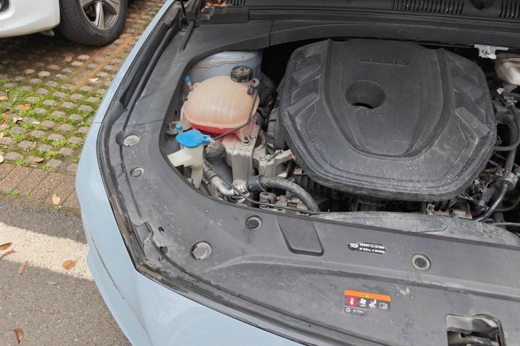 Used Geely Auto Preface 2023 2.0TD Luxury Version Engine Bay Right