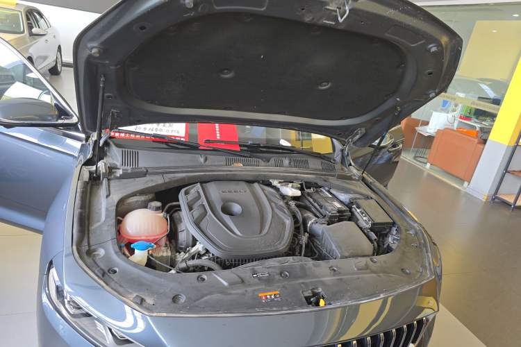 Used Geely Auto Preface 2023 2.0TD Prestige Version Engine Bay