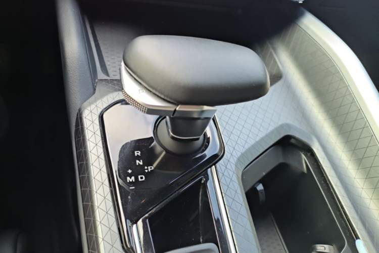 Used Geely Auto Preface 2023 1.5TD Fuyao Version Gear Lever