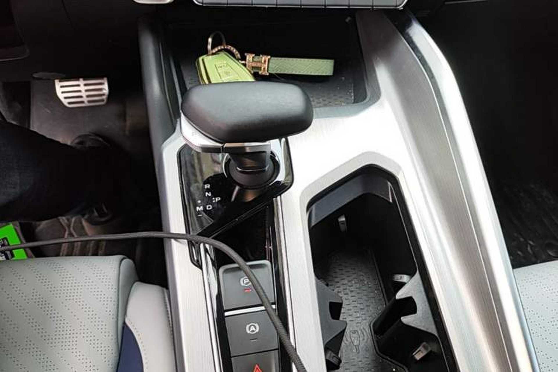 Used Geely Auto Preface 2023 2.0TD Prestige Version Gear Lever