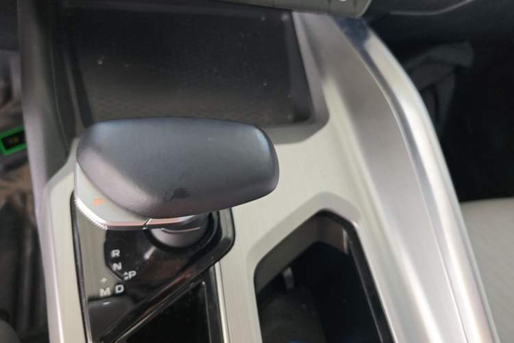 Used Geely Auto Preface 2023 2.0TD Prestige Version Gear Lever