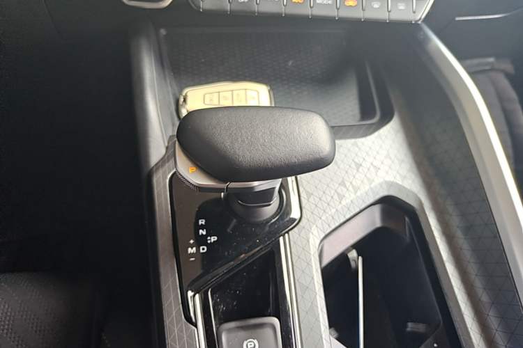 Used Geely Auto Preface 2023 1.5TD Kunlun Edition Gear Lever