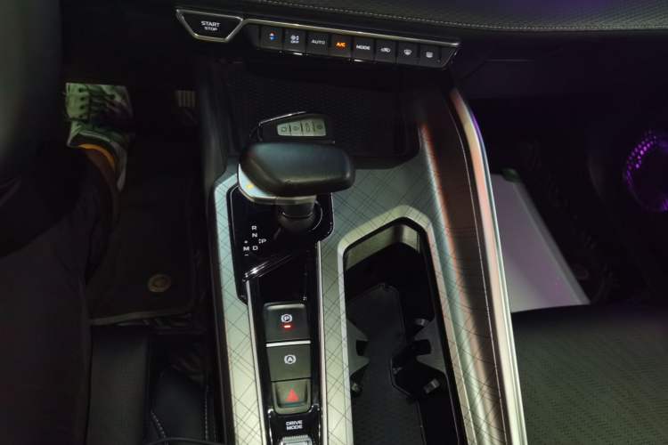 Used Geely Auto Preface 2023 2.0TD Luxury Version Gear Lever