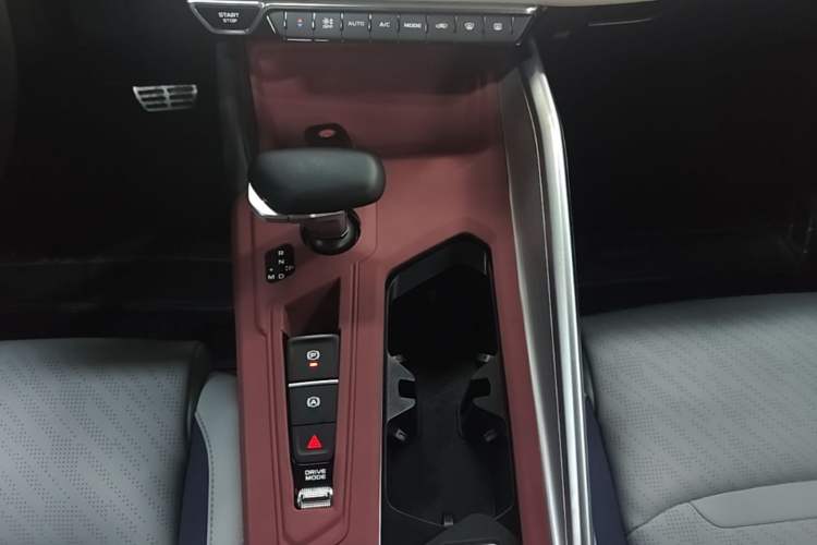 Used Geely Auto Preface 2023 2.0TD Prestige Version Gear Lever