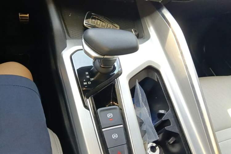 Used Geely Auto Preface 2023 2.0TD Prestige Version Gear Lever