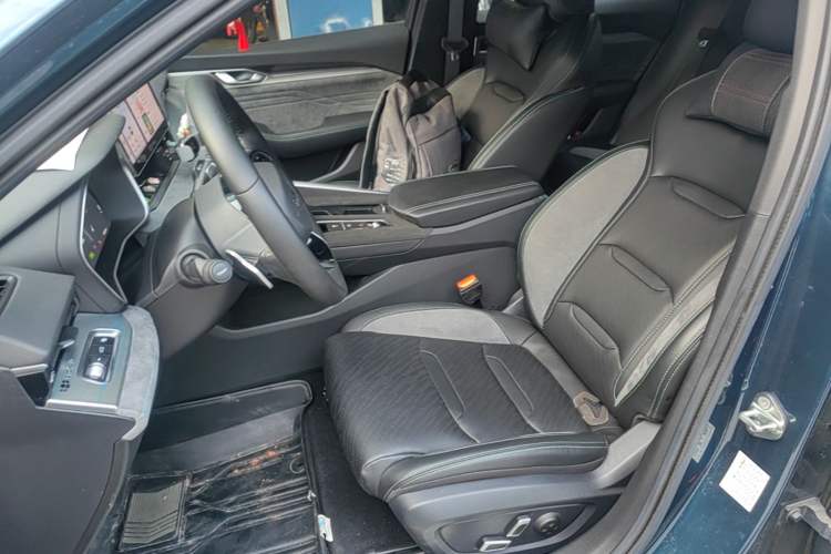 Used Geely Auto Preface 2023 2.0TD "Only This Verdant Green" Edition Left Front Seat