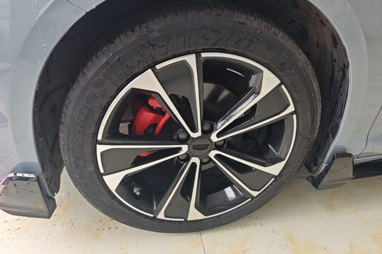 Used Geely Auto Preface 2023 2.0TD Space-Time Edition Left Front Wheel Hub