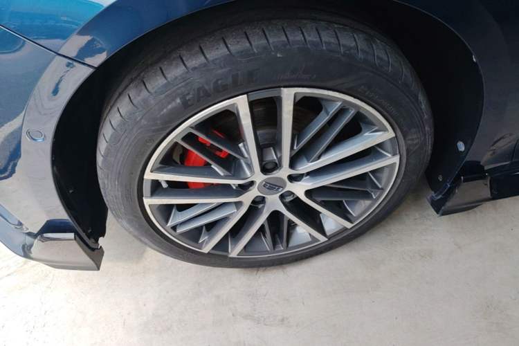 Used Geely Auto Preface 2023 2.0TD "Only This Verdant Green" Edition Left Front Wheel Hub