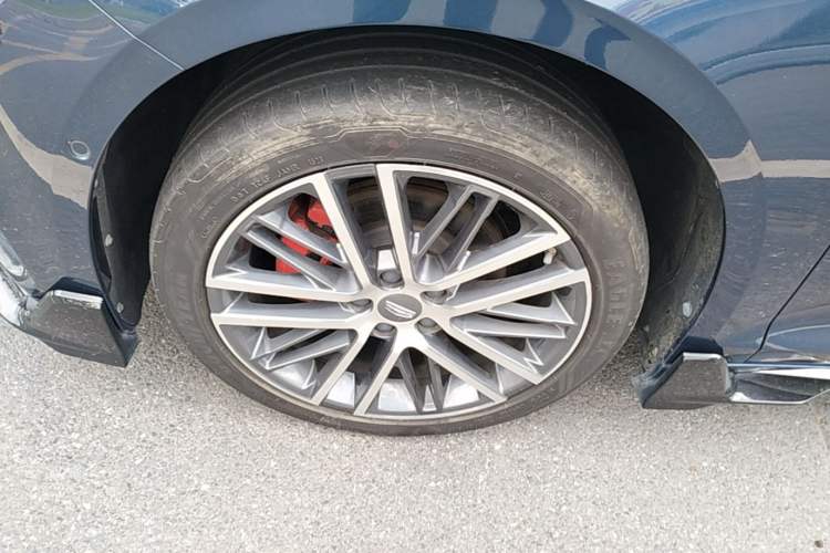 Used Geely Auto Preface 2023 2.0TD "Only This Verdant Green" Edition Left Front Wheel Hub