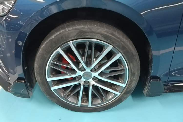 Used Geely Auto Preface 2023 2.0TD "Only This Verdant Green" Edition Left Front Wheel Hub