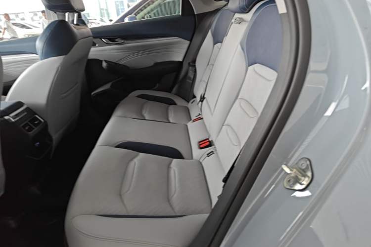 Used Geely Auto Preface 2023 2.0TD Prestige Version Left Rear Seat