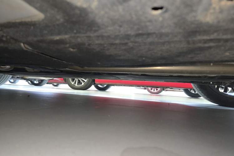 Used Geely Auto Preface 2023 2.0TD Prestige Version Left Side Sill