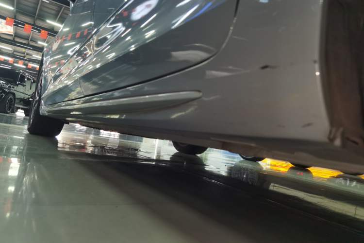Used Geely Auto Preface 2023 2.0TD Luxury Version Left Side Sill