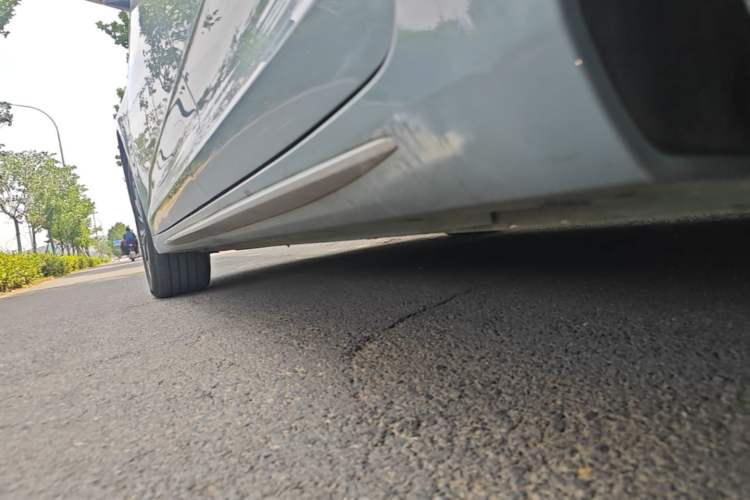 Used Geely Auto Preface 2023 2.0TD Luxury Version Left Side Sill