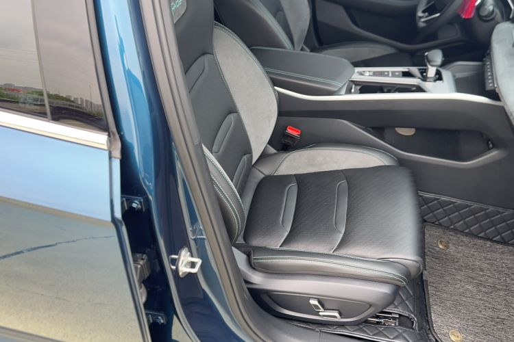 Used Geely Auto Preface 2023 2.0TD "Only This Verdant Green" Edition Right Front Seat