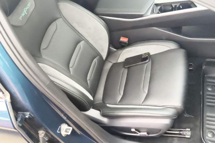 Used Geely Auto Preface 2023 2.0TD "Only This Verdant Green" Edition Right Front Seat