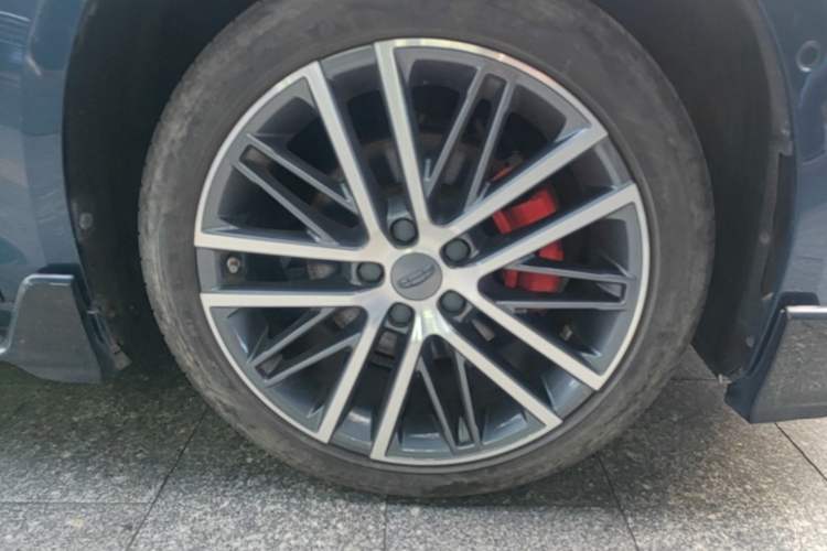 Used Geely Auto Preface 2023 2.0TD "Only This Verdant Green" Edition Right Front Wheel Hub