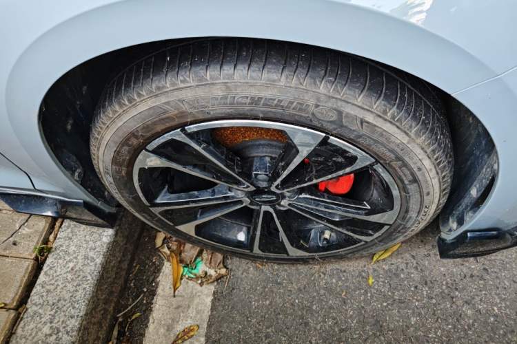 Used Geely Auto Preface 2023 2.0TD Space-Time Edition Right Front Wheel Hub
