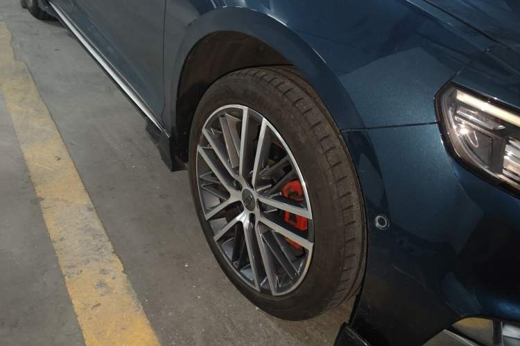 Used Geely Auto Preface 2023 2.0TD "Only This Verdant Green" Edition Right Front Wheel Hub