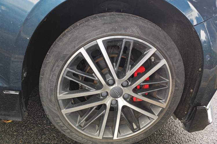 Used Geely Auto Preface 2023 2.0TD "Only This Verdant Green" Edition Right Front Wheel Hub