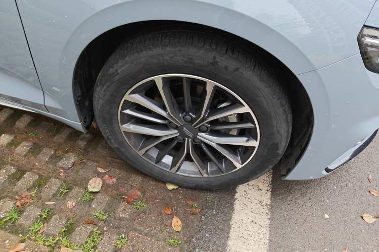 Used Geely Auto Preface 2023 2.0TD Luxury Version Right Front Wheel Hub