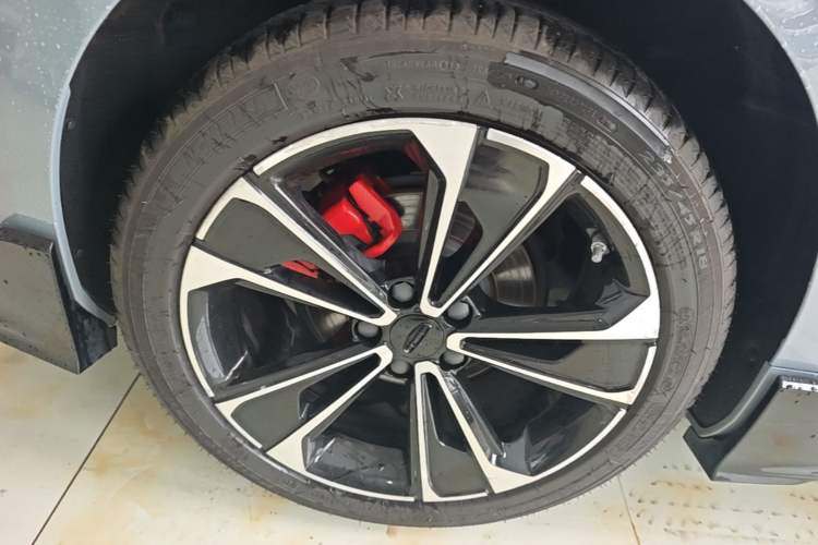 Used Geely Auto Preface 2023 2.0TD Space-Time Edition Right Rear Wheel Hub