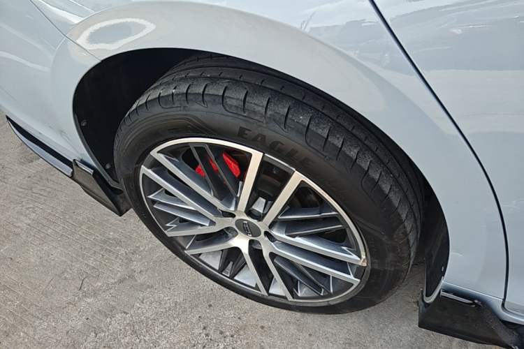 Used Geely Auto Preface 2023 1.5TD Kunlun Edition Right Rear Wheel Hub