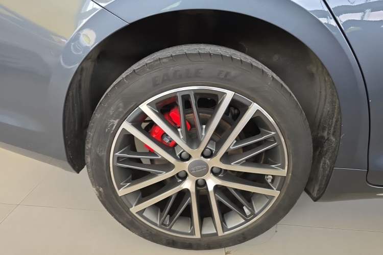 Used Geely Auto Preface 2023 2.0TD Prestige Version Right Rear Wheel Hub