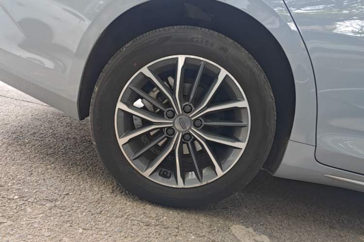 Used Geely Auto Preface 2023 2.0TD Luxury Version Right Rear Wheel Hub