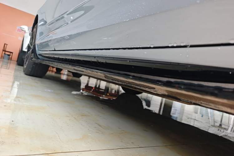 Used Geely Auto Preface 2023 2.0TD Space-Time Edition Right Side Sill