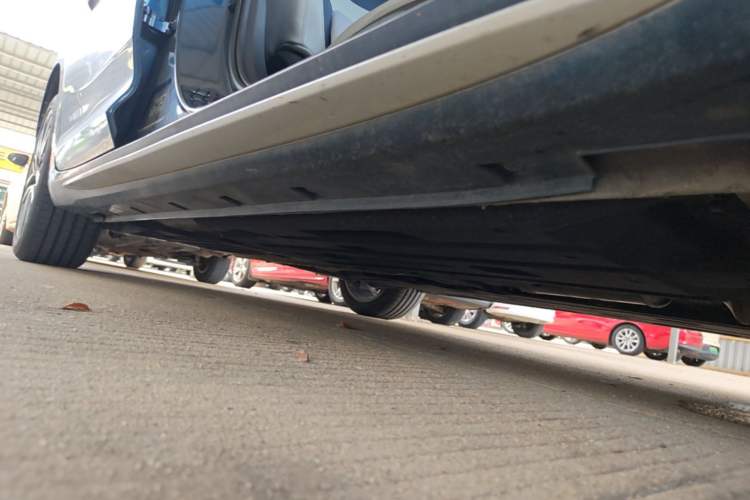 Used Geely Auto Preface 2023 2.0TD Prestige Version Right Side Sill