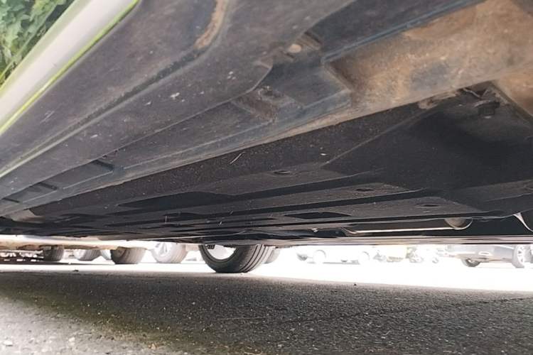 Used Geely Auto Preface 2023 2.0TD "Only This Verdant Green" Edition Right Side Sill