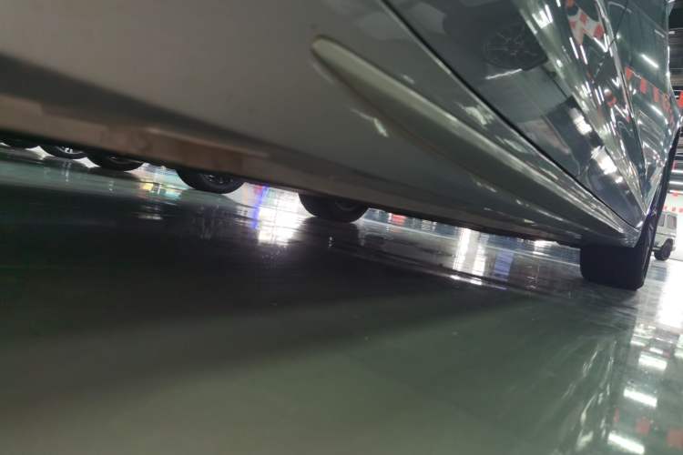 Used Geely Auto Preface 2023 2.0TD Luxury Version Right Side Sill