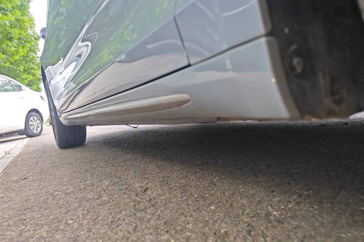 Used Geely Auto Preface 2023 2.0TD Luxury Version Right Side Sill