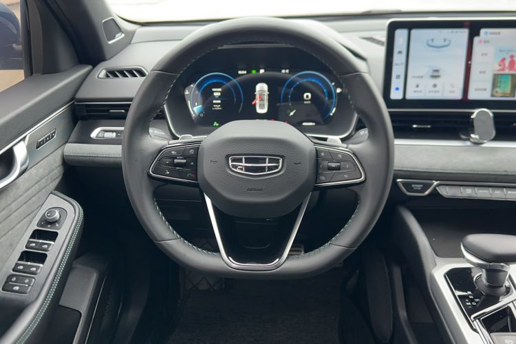 Used Geely Auto Preface 2023 2.0TD "Only This Verdant Green" Edition Steering Wheel