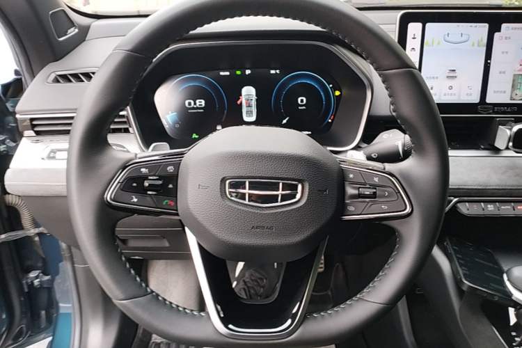 Used Geely Auto Preface 2023 2.0TD "Only This Verdant Green" Edition Steering Wheel