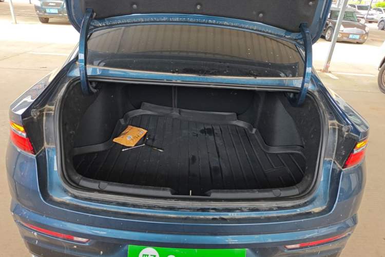 Used Geely Auto Preface 2023 2.0TD Prestige Version Trunk