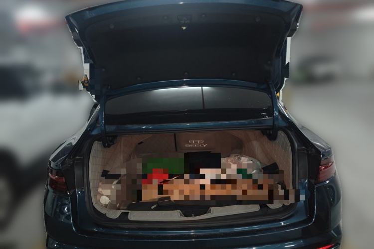 Used Geely Auto Preface 2023 2.0TD "Only This Verdant Green" Edition Trunk