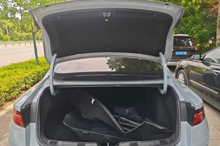 Used Geely Auto Preface 2023 2.0TD Luxury Version Trunk