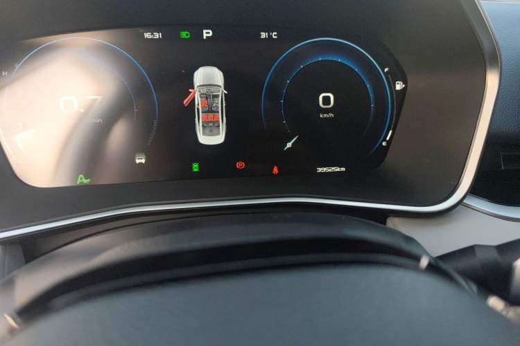 Used Geely Auto Preface 2023 2.0TD Prestige Version Odometer Close Up