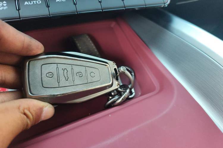 Used Geely Auto Preface 2023 2.0TD Prestige Version Vehicle Key