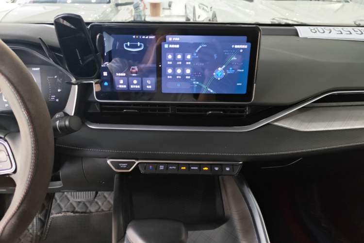 Used Geely Auto Preface 2023 2.0TD Luxury Version Audio And AC Panel