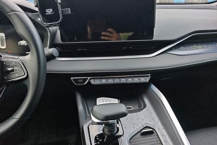 Used Geely Auto Preface 2023 1.5TD Kunlun Edition Audio And AC Panel