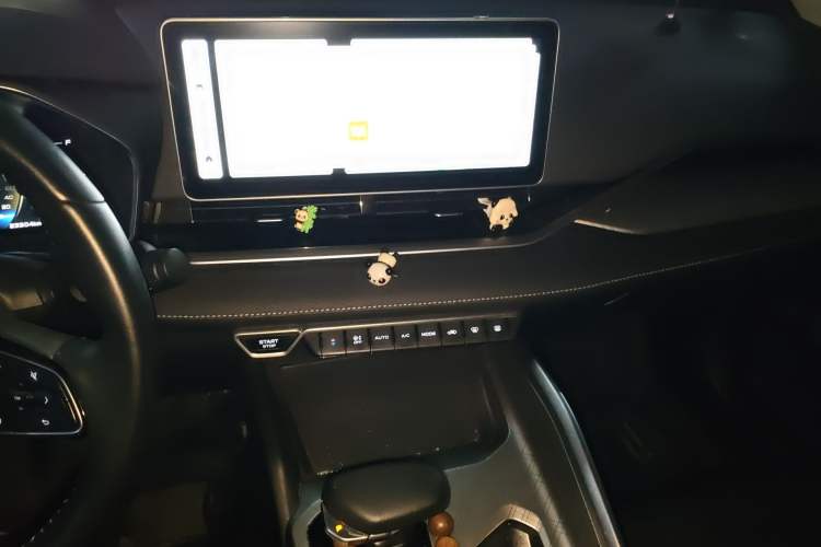 Used Geely Auto Preface 2023 2.0TD Luxury Version Audio And AC Panel