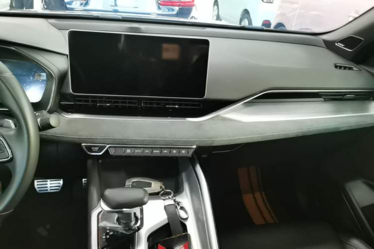 Used Geely Auto Preface 2023 2.0TD "Only This Verdant Green" Edition Audio And AC Panel